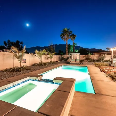 Zen Palm Springs Home With Pool, Hot Tub And Mountain View
